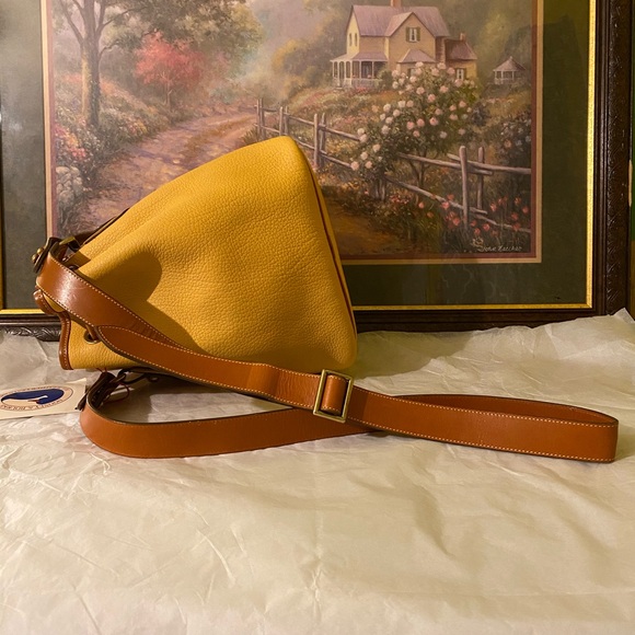 Gorgeous Vintage Dooney & Bourke Large Palomino Yellow Drawstring Bag New Tags ! - Picture 12 of 15